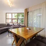 2-bedroom In The Center Apartment