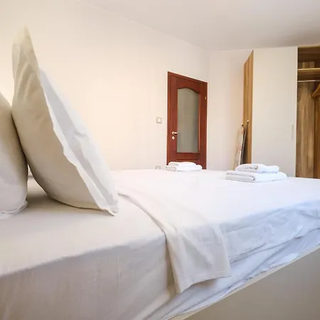 Apartment 2-bedroom In The Center *